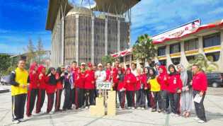 dpmptsp provinsi riau meraih juara umum permainan rakyat pada hut riau ke-59 dan hut ri ke-71 tahun 2016