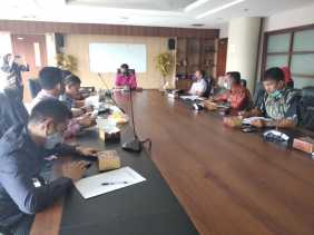 kunjungan kerja komisi ii dprd kabupaten indragiri hulu ke dpmptsp provinsi riau
