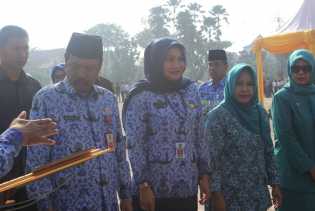 Piagam Penghargaan Predikat Kepatuhan Tinggi Terhadap Pelayanan Publik dari Ombudsman RI